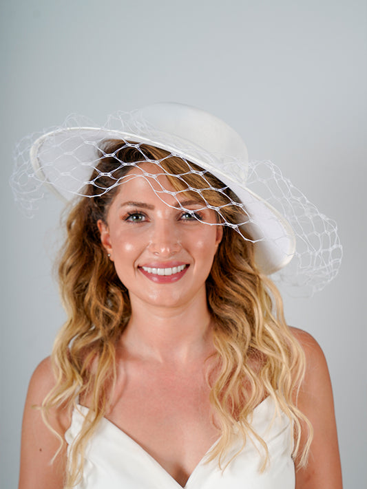 Sed-da Exclusive® Önü Tüllü Saten Şapka Kırık Beyaz